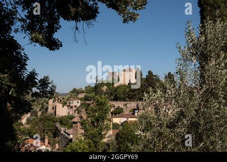 Suvereto. Paysage avec 'rocca'. Banque D'Images