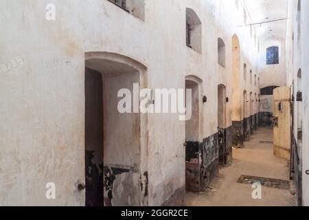 Intérieur d'une ancienne prison à l'Ile Royale, une des îles des Iles du Salut en Guyane française. Banque D'Images