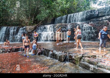 QUEBRADA DE JASPE, VENEZUELA - 13 AOÛT 2015 : Qubrada de Jaspe (ruisseau Jasper) est la rivière et une série de cascades dans le parc national Canaima, Venezu Banque D'Images