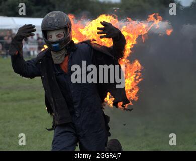 Stannage Stunt Team faire chauffer les choses et les mettre au feu à la Foire de Cheshire Game and Country Banque D'Images