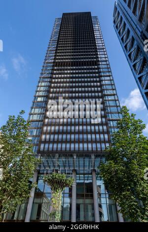 02/09/2021. Londres, Royaume-Uni. Photo de Ray Tang. Les clients assistent à l'ouverture du nouvel hôtel de luxe Pan Pacific au cœur de la ville de Londres. Cet hôtel fait partie du groupe Singapore PAN PACIFIC Hotels, il s'agit de son premier hôtel européen. L'hôtel est situé au One Bishopsgate Plaza et dispose de 237 chambres, dont 42 suites et une suite Pan Pacific exclusive, cinq bars et restaurants dont un restaurant Straits Kitchen ouvert toute la journée ; Un étage bien-être dédié avec une piscine à débordement de 18.5 mètres et un bar à cocktails de destination dans Devonshire House conçu par Tom Dixon. Photo de Ray Tang. Banque D'Images