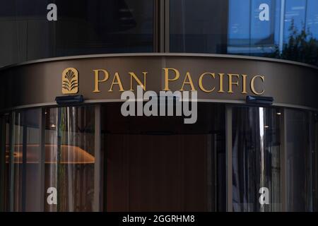 02/09/2021. Londres, Royaume-Uni. Signalisation hôtelière du nouvel hôtel de luxe Pan Pacific au coeur de la ville de Londres. Cet hôtel fait partie du groupe Singapore Pan Pacific Hotels, il s'agit de son premier hôtel européen. L'hôtel est situé au One Bishopsgate Plaza et dispose de 237 chambres, dont 42 suites et une suite Pan Pacific exclusive, cinq bars et restaurants dont un restaurant Straits Kitchen ouvert toute la journée ; Un étage bien-être dédié avec une piscine à débordement de 18.5 mètres et un bar à cocktails de destination dans Devonshire House conçu par Tom Dixon. Photo de Ray Tang. Banque D'Images