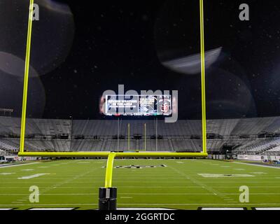 Orlando, Floride, États-Unis. 2 septembre 2021. La Bounce House pendant un temps de pluie et de foudre du match de football de la NCAA entre Boise State Broncos et les chevaliers de l'UCF à la Bounce House à Orlando, FL. Roméo T Guzman/Cal Sport Media/Alamy Live News Banque D'Images