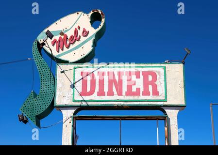 Phoenix, AZ, Etats-Unis - 21 février 2016 : la tasse de café géant vue dans les crédits d'ouverture d'Alice un spectacle tv à Phoenix qui a duré de 1976 à 1985. Banque D'Images