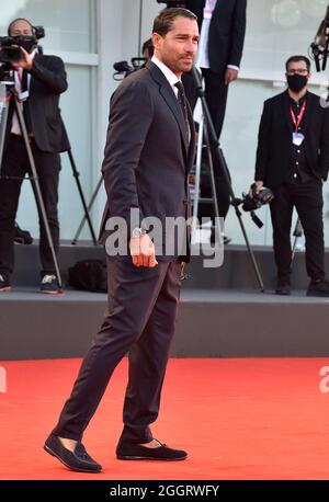 Venise, Italie. 02 septembre 2021. VENISE, ITALIE - SEPTEMBRE 02:Marco Borriello assiste au tapis rouge du film "la main de Dieu" lors du 78e Festival International du film de Venise le 02 septembre 2021 à Venise, Italie. Credit: dpa/Alay Live News Banque D'Images