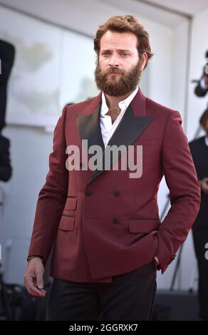 Venise, Italie. 02 septembre 2021. Alessandro Borghi assiste au tapis rouge du film "la main de Dieu" lors du 78t et du Festival International du film de Venise le jeudi 2 septembre 2021 à Venise, Italie. Photo de Rocco Spaziani/UPI crédit: UPI/Alay Live News Banque D'Images