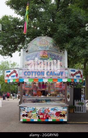 Un stand de bonbons en coton à la foire de l'État du Minnesota. Banque D'Images