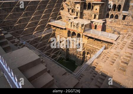 Eh bien Chang baori situé près de Jaipur et Agra. Inde 2017 Banque D'Images