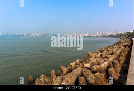 Bombay côté mer. Mumbai, la région métropolitaine la plus importante et la plus industrialisée de l'Inde. Banque D'Images