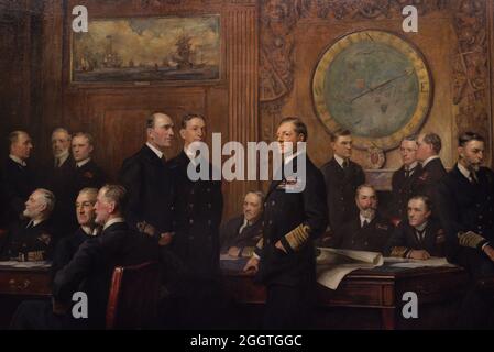 Officiers de marine de la première Guerre mondiale peinture par Arthur Stockdale COPE (1857-1940). Huile sur toile (264,1 x 514,4 cm), 1921. Détails. Galerie nationale de portraits. Londres, Angleterre, Royaume-Uni. Banque D'Images