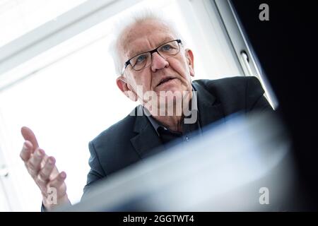 02 septembre 2021, Bade-Wurtemberg, Heidenheim: Le Premier ministre du Bade-Wurtemberg, Winfried Kretschmann (Bündnis 90/Die Grünen), donne une interview à la Deutsche presse-Agentur (dpa). Photo : Tom Weller/dpa Banque D'Images