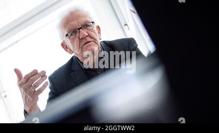 02 septembre 2021, Bade-Wurtemberg, Heidenheim: Le Premier ministre du Bade-Wurtemberg, Winfried Kretschmann (Bündnis 90/Die Grünen), donne une interview à la Deutsche presse-Agentur (dpa). Photo : Tom Weller/dpa Banque D'Images