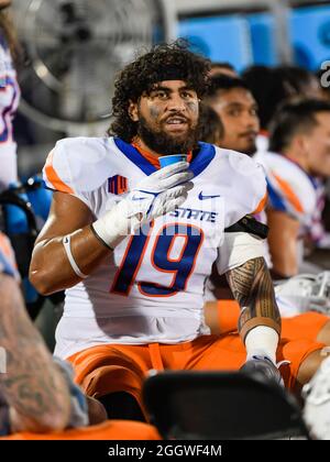 Orlando, Floride, États-Unis. 2 septembre 2021. Boise State Broncos défensive end Aisa Kelemete (19) pendant le match de football NCAA entre Boise State Broncos et les chevaliers UCF à Bounce House à Orlando, FL. Roméo T Guzman/Cal Sport Media/Alamy Live News Banque D'Images