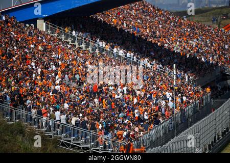 Zandvoort, pays-Bas. 03ème septembre 2021. Zandvoort, pays-Bas, 03ème sept. 2021.Zandvoort, pays-Bas, 03ème sept. 2021. Tribune, fans de Verstappen pendant le Grand Prix de Hollande de Formule 1 Heineken 2021, 13e tour du Championnat du monde de Formule 1 2021 de la FIA du 3 au 5 septembre 2021 sur le circuit Zandvoort, à Zandvoort, pays-Bas - photo Florent Gooden / DPPI crédit: Agence photo indépendante/Alamy Live News crédit: Agence photo indépendante/Alamy Live News Banque D'Images