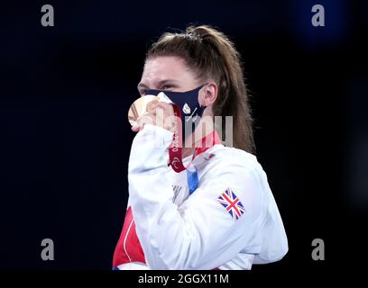 La Jordanne Whiley, en Grande-Bretagne, célèbre le bronze le match de médaille d'or des femmes célibataires au parc de tennis Ariake au cours du dixième jour des Jeux paralympiques de Tokyo de 2020 au Japon. Date de la photo : vendredi 3 septembre 2021. Banque D'Images