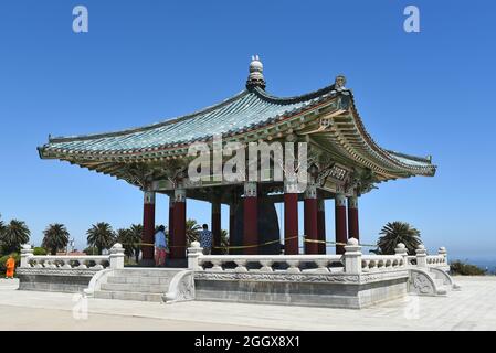 SAN PEDRO, CALIFORNIE - 27 AOÛT 2021 : le Coréen Friendship Bell à Angels Gate Park. Banque D'Images