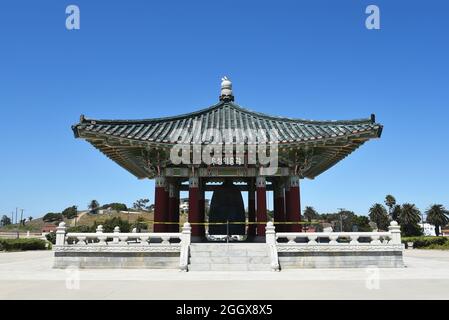 SAN PEDRO, CALIFORNIE - 27 AOÛT 2021 : site historique, le Korean Friendship Bell dans le parc Angels Gate. Banque D'Images