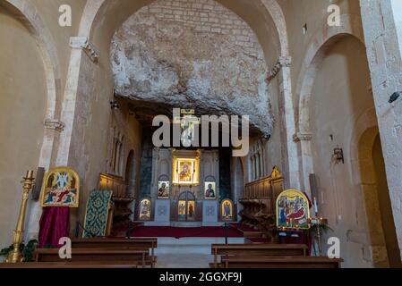 L'abbaye de Santa Maria di Pulsano est un complexe monastique situé sur le Gargano. Le 8 septembre est la fête de la Madonna di Pulsano : la Fro fidèle Banque D'Images