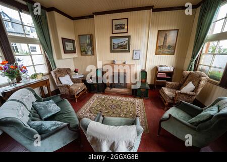 Intérieur de la salle d'attente à la gare de Boat of Garten sur le chemin de fer de Strathspey, région des Highlands, Écosse, Royaume-Uni Banque D'Images