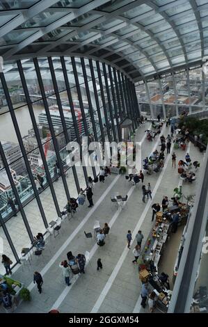 Londres, Royaume-Uni : intérieur du jardin du ciel au sommet du bâtiment Talkie Walkie Banque D'Images