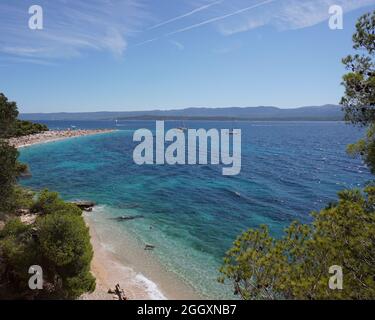 Vue sur la plage de Golden Horn sur l'île de Brac, Croatie 2020 Banque D'Images
