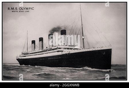 Vintage 1900 RMS Olympic Ocean Liner carte postale. Le navire jumeau de la Fated RMS Titanic navigue tous deux sous le drapeau de la ligne de l'étoile blanche Banque D'Images