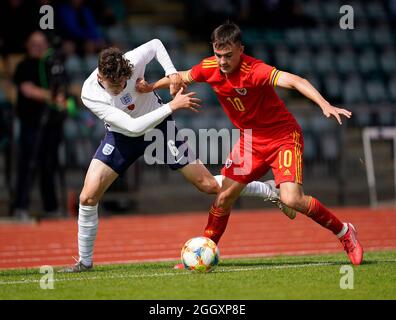 Newport, Royaume-Uni. 03 septembre 2021. Luke Chambers (6) Luke Harris (10) photographié en action, pendant le pays de Galles contre l'Angleterre U18, score final 1-1 Credit:, Graham Glendinning,/ Alamy Live News Banque D'Images