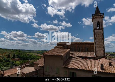 Vinci est une ville italienne de 14 615 habitants dans la ville métropolitaine de Florence, en Toscane. Il est connu pour avoir été le lieu d'origine de Leona Banque D'Images