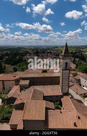 Vinci est une ville italienne de 14 615 habitants dans la ville métropolitaine de Florence, en Toscane. Il est connu pour avoir été le lieu d'origine de Leona Banque D'Images