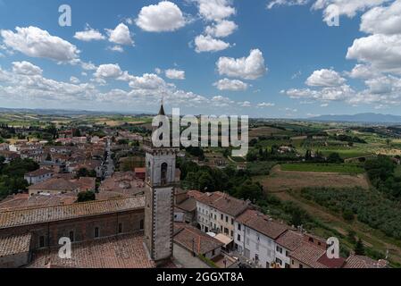 Vinci est une ville italienne de 14 615 habitants dans la ville métropolitaine de Florence, en Toscane. Il est connu pour avoir été le lieu d'origine de Leona Banque D'Images