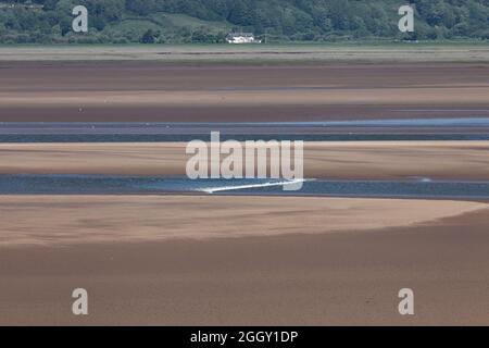 Le chameau de Duddon vue de Dunnerholme, un promontoire calcaire sur les rives de l'estuaire de Duddon Banque D'Images