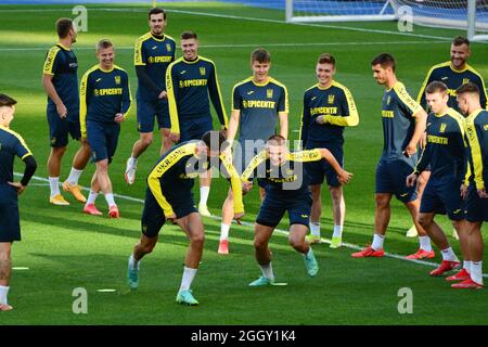 Kiev, Ukraine. 03ème septembre 2021. Les joueurs d'Ukrainian participent à une session d'entraînement au stade olympique de Kiev, le 3 septembre 2021, à la veille du match de qualification de football de la coupe du monde de la FIFA, Qatar 2022 entre l'Ukraine et la France (photo d'Aleksandr Gusev/Pacific Press) Credit: Pacific Press Media production Corp./Alay Live News Banque D'Images