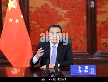 Pékin, Chine. 3 septembre 2021. Le Premier ministre chinois Li Keqiang s'adresse à la cérémonie d'ouverture du septième Congrès mondial de la nature (COE) par liaison vidéo, le 3 septembre 2021. Credit: Ding Haitao/Xinhua/Alamy Live News Banque D'Images