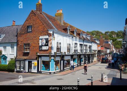 Vue sur Cliffe High Street depuis le pont au-dessus de la rivière Banque D'Images