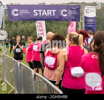 Brentwood, Royaume-Uni. 04e septembre 2021. Brentwood Essex, 4 septembre 2021 cancer Research UK Run for Life course 10K au parc du comté de Weald Brentwood Essex crédit: Ian Davidson/Alay Live News Banque D'Images