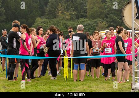 Brentwood, Royaume-Uni. 04e septembre 2021. Brentwood Essex, 4 septembre 2021 cancer Research UK Run for Life course 10K au parc du comté de Weald Brentwood Essex crédit: Ian Davidson/Alay Live News Banque D'Images