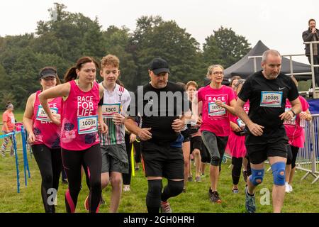 Brentwood, Royaume-Uni. 04e septembre 2021. Brentwood Essex, 4 septembre 2021 cancer Research UK Run for Life course 10K au parc du comté de Weald Brentwood Essex crédit: Ian Davidson/Alay Live News Banque D'Images