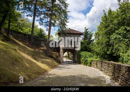 Angera, Italie. 05e juin 2020. Rocca di Angera, Lago Maggiore, Varese, Italie crédit: Agence de photo indépendante/Alamy Live News Banque D'Images