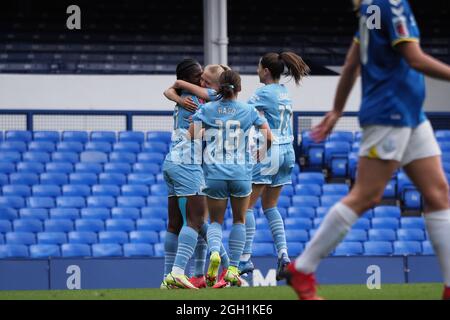 Liverpool, Royaume-Uni. 07e août 2021. Les joueurs célèbrent après que Khadija Shaw (21 Manchester City) a obtenu le troisième but lors du match de la Barclays FA Womens Super League entre Everton et Manchester City au Goodison Park à Liverpool, Angleterre Credit: SPP Sport Press photo. /Alamy Live News Banque D'Images