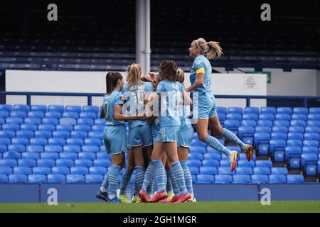 Les joueurs célèbrent après que Khadija Shaw (21 Manchester City) a obtenu le troisième but lors du match de la Barclays FA Womens Super League entre Everton et Manchester City à Goodison Park à Liverpool, en Angleterre Banque D'Images
