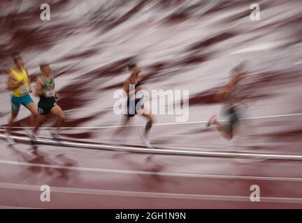 Tokyo, Japon. 04e septembre 2021. Paralympiques : athlétisme, hommes, finales, 1500 mètres, T38, Au stade olympique. Les coureurs en action. Credit: Marcus Brandt/dpa/Alay Live News Banque D'Images