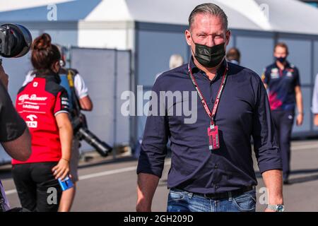 ZANDVOORT, PAYS-BAS - SEPTEMBRE 4 : Jos Verstappen des pays-Bas, père de Max Verstappen des pays-Bas et Red Bull Racing pendant la qualification du Grand Prix de F1 des pays-Bas au circuit Zandvoort le 4 septembre 2021 à Zandvoort, pays-Bas. (Photo de Marcel ter Bals/Orange Pictures) Banque D'Images