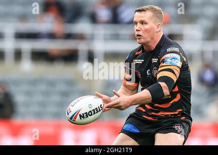 Adam Milner (13) de Castleford Tigers en action, le 9/4/2021. (Photo de Mark Cosgrove/News Images/Sipa USA) crédit: SIPA USA/Alay Live News Banque D'Images