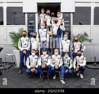 24h trophée le Mans photo de famille tous les pilotes avec Philippe Sinault portrait lors du 4ème tour de la coupe Alpine Europa 2021, du 4 au 5 septembre 2021 sur le circuit de Barcelone-Catalunya, à Montmelo, près de Barcelone, Espagne - photo Xavi Bonilla / DPPI Banque D'Images