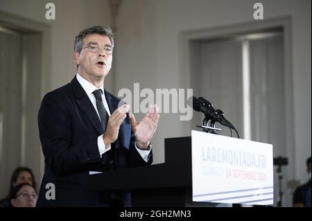 L'ancien ministre français de l'économie, Arnaud Montebourg, annonce sa candidature pour l'élection présidentielle du 4 septembre 2021 à Clavecy. Photo par Eliot Blondt/ABACAPRESS.COM. Banque D'Images