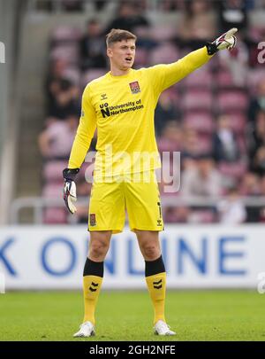 Northampton, Royaume-Uni. 04e septembre 2021. Le gardien de but Liam Roberts de Northampton Town lors du match Sky Bet League 2 entre Northampton Town et Scunthorpe se sont Unis au Sixfields Stadium, Northampton, Angleterre, le 4 septembre 2021. Photo d'Andy Rowland. Crédit : Prime Media Images/Alamy Live News Banque D'Images