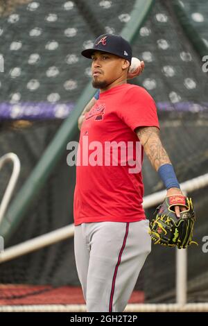 Denver CO, États-Unis. 3 septembre 2021. Atlanta infielder Orlando Arcia (9) pendant le pré-match avec Atlanta Braves et Colorado Rockies tenu à Coors Field dans Denver Co. David Seelig/Cal Sport Medi. Crédit : csm/Alay Live News Banque D'Images