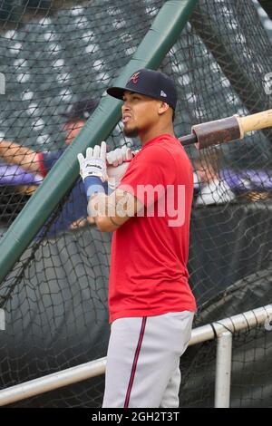 Denver CO, États-Unis. 3 septembre 2021. Atlanta infielder Orlando Arcia (9) pendant le pré-match avec Atlanta Braves et Colorado Rockies tenu à Coors Field dans Denver Co. David Seelig/Cal Sport Medi. Crédit : csm/Alay Live News Banque D'Images