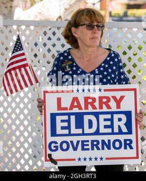 Westminster, Californie, États-Unis. 04e septembre 2021. Les gens se retrouvent dans un parking de l'Asian Garden Mall. Pour un discours prononcé par Larry Elder, le principal challenger républicain lors de l'élection du gouverneur de Californie, Gavin Newsom.(Credit image: © Brian Cahn/ZUMA Press Wire) Banque D'Images