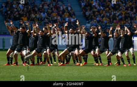 Perth, Australie. 5 septembre 2021 ; Optus Stadium, Perth, Australie : coupe Bledisloe internationale de rugby à XV, Australie contre Nouvelle-Zélande ; les joueurs néo-zélandais jouent le Haka avant le début du match Credit: Action plus Sports Images/Alay Live News Banque D'Images